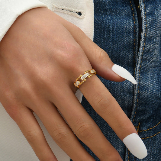 Chloe Gull Ring