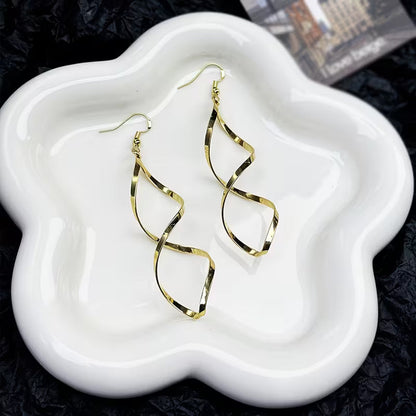 Spiral Dangle Øredobber | Gull