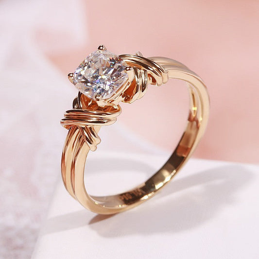 Knotted Bånd Statement Ring | Gull
